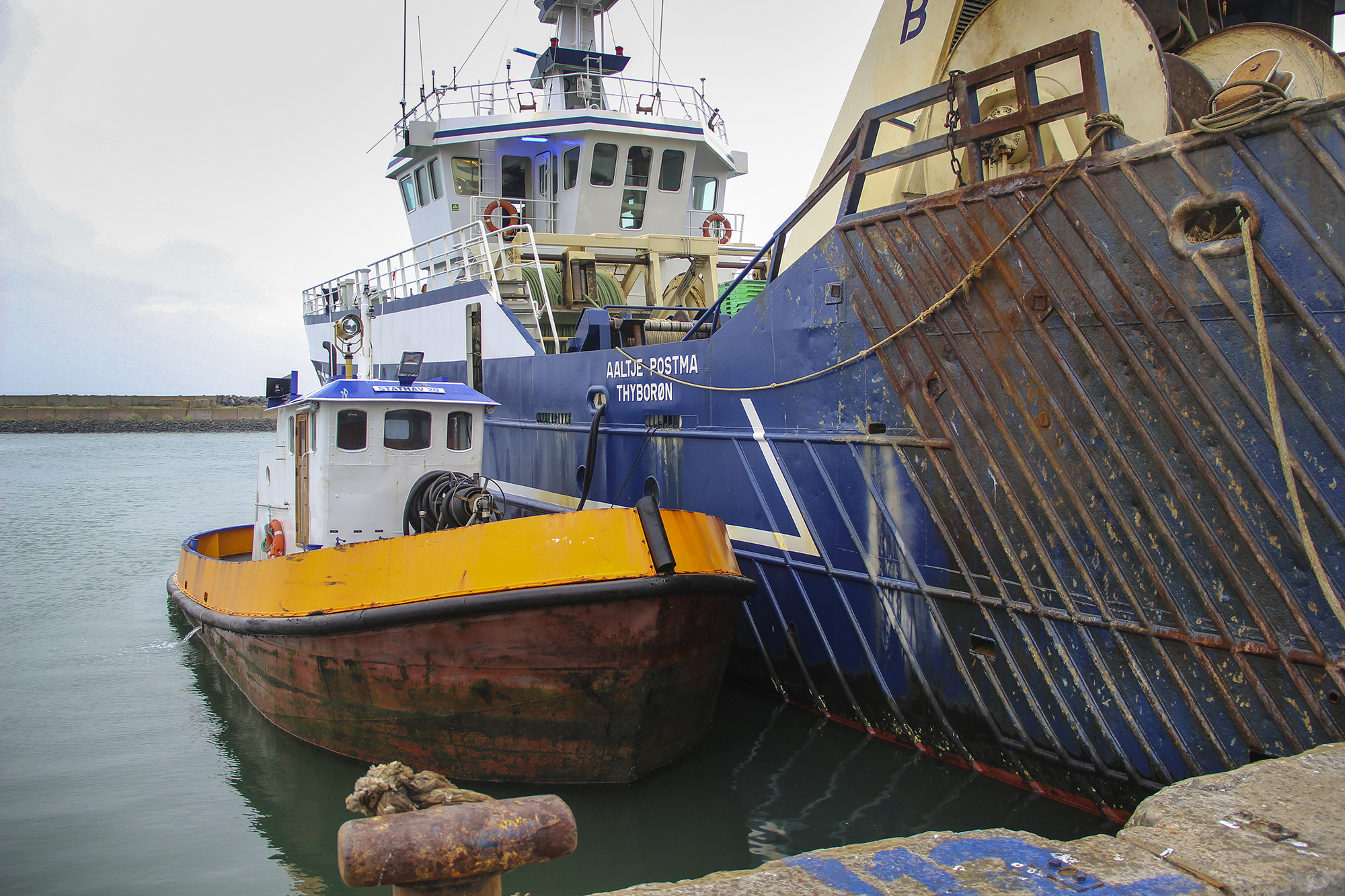 Bunkering Barge 7061 Web