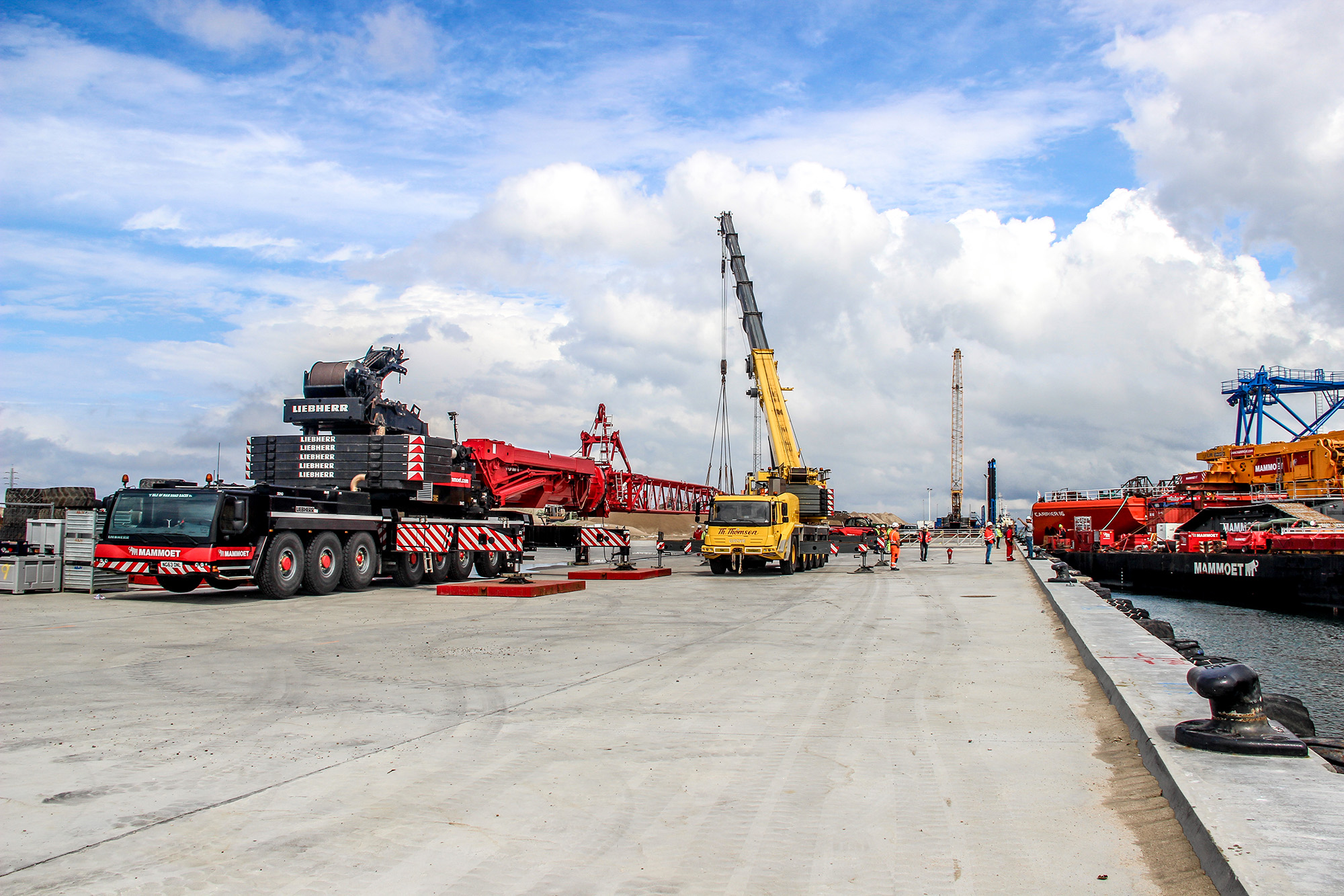 Offshore Mammoet Crane 2078 Web