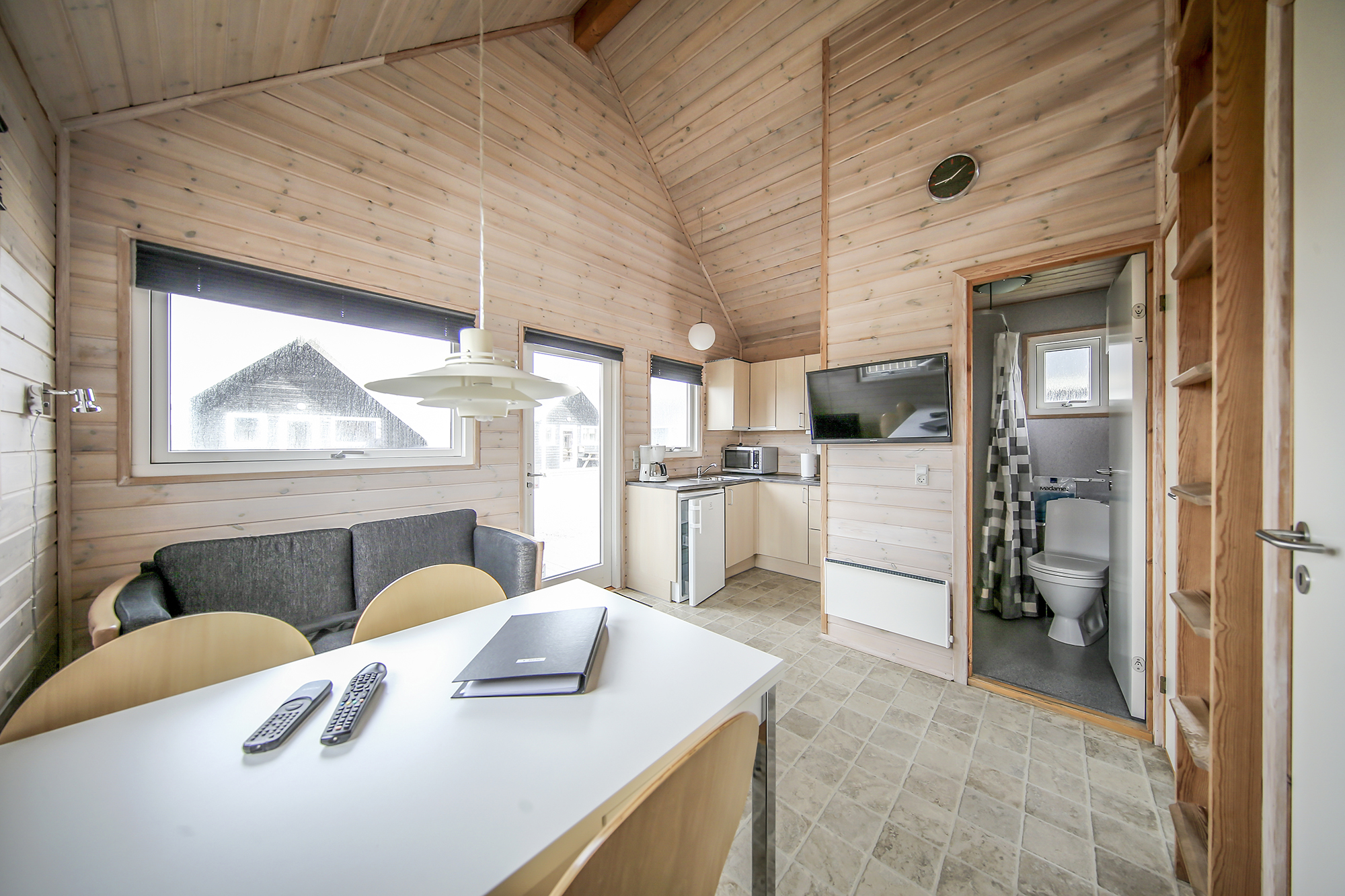 Huts AS5I1537 Web (1)