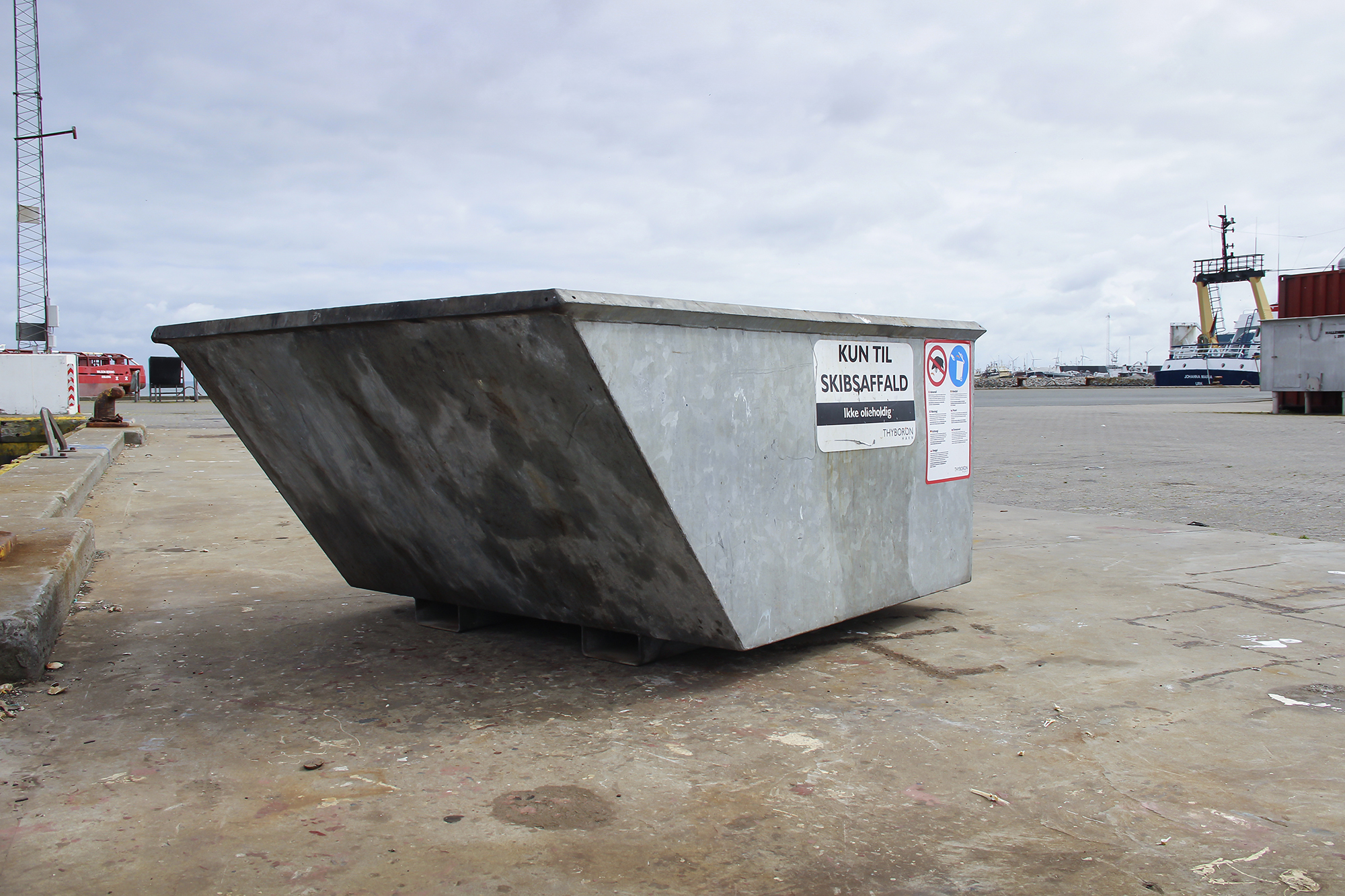 Waste Container 6256 Web