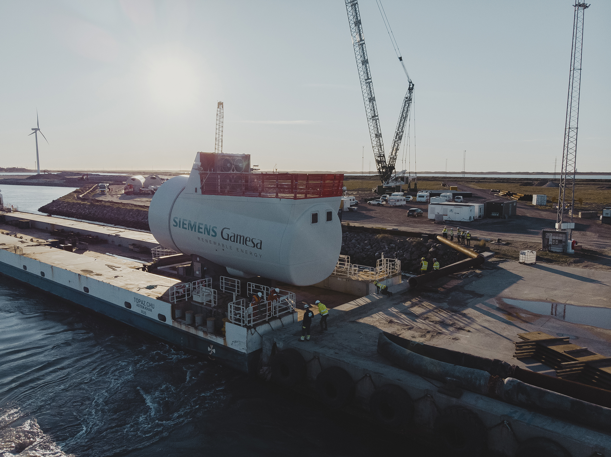 Wind Turbine Discharging 0735 1 Web