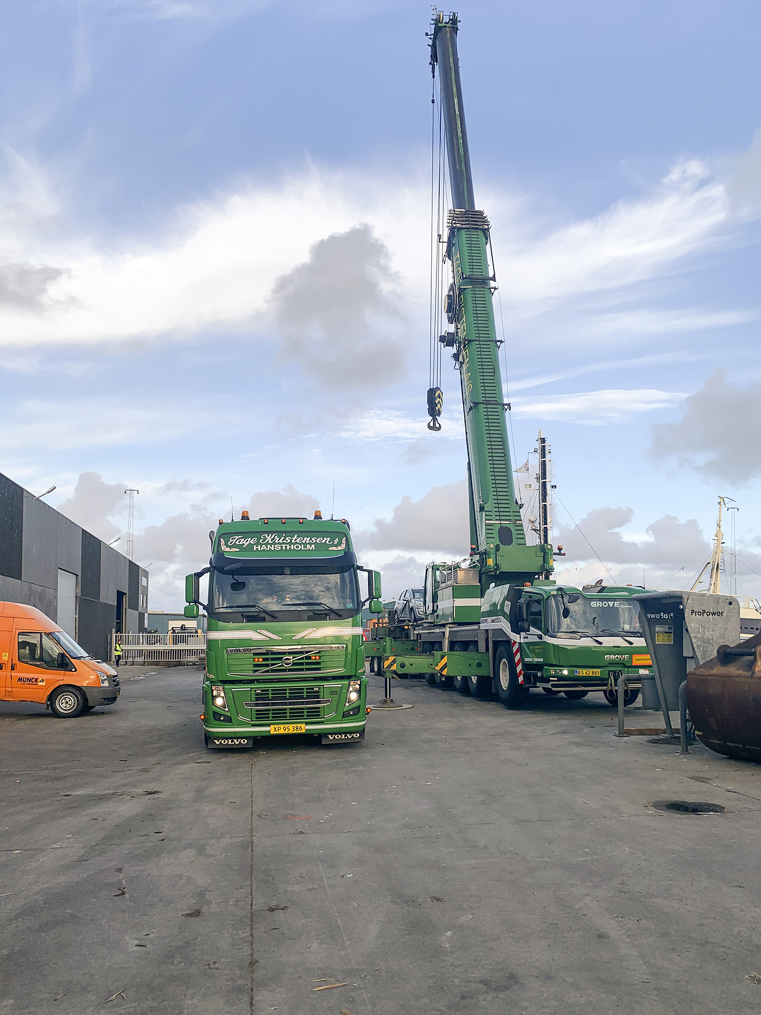 Cargo Handling 2835 Web