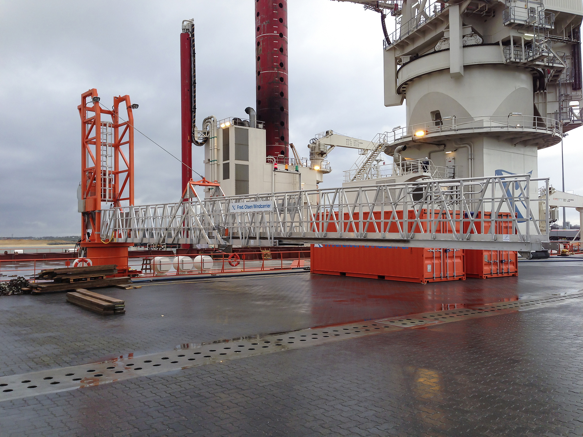 Gangway 176498_1810
