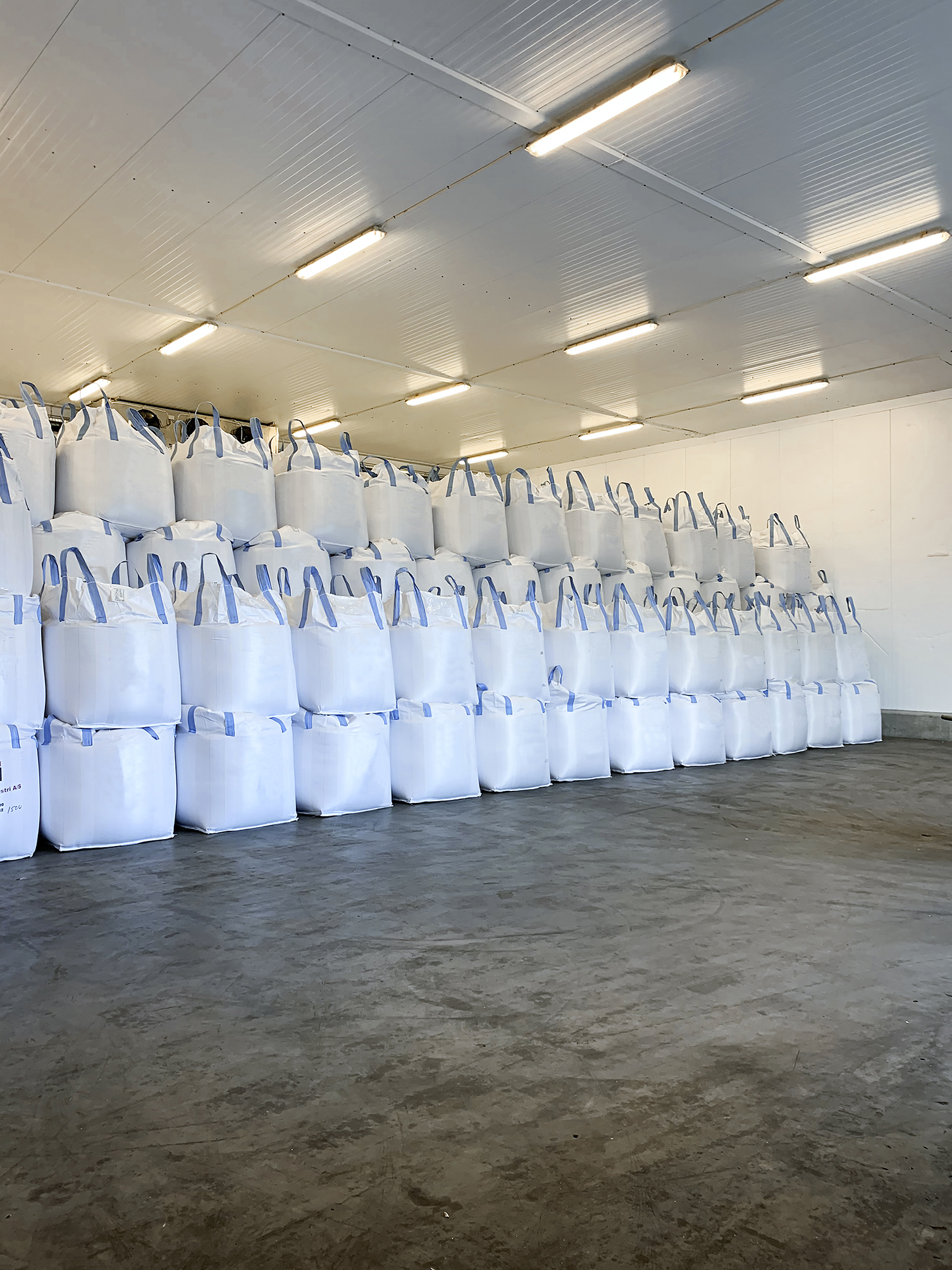 Cargo Warehouse 2738 Web