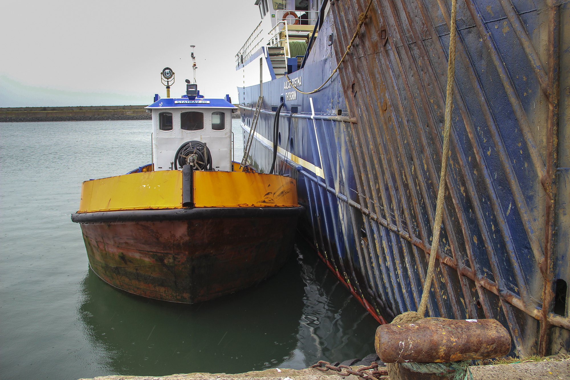 Bunkering Barge 7048 Web