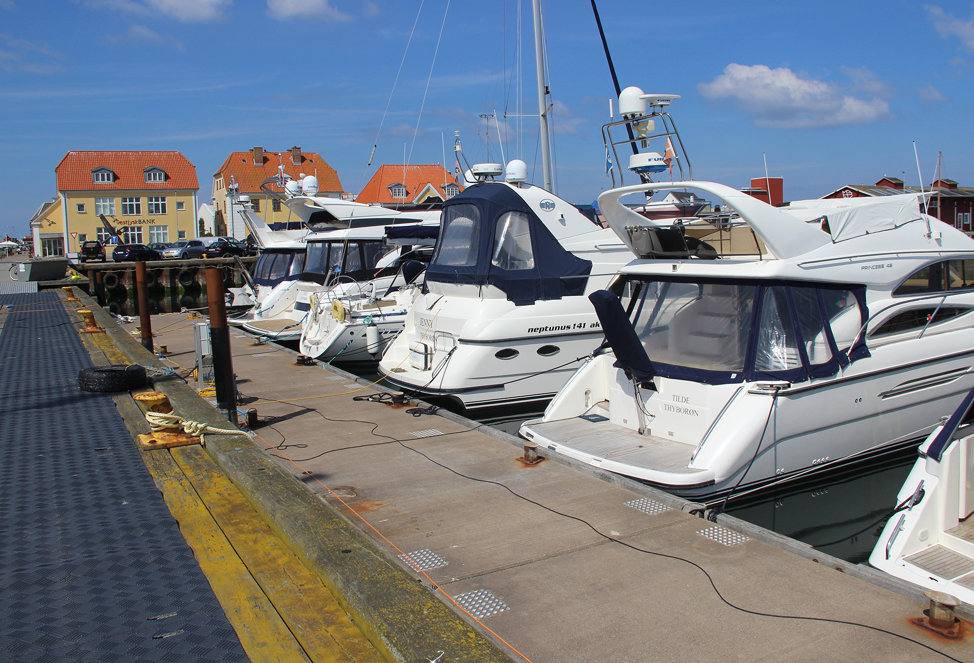 Marina 6444 Adjusted Web