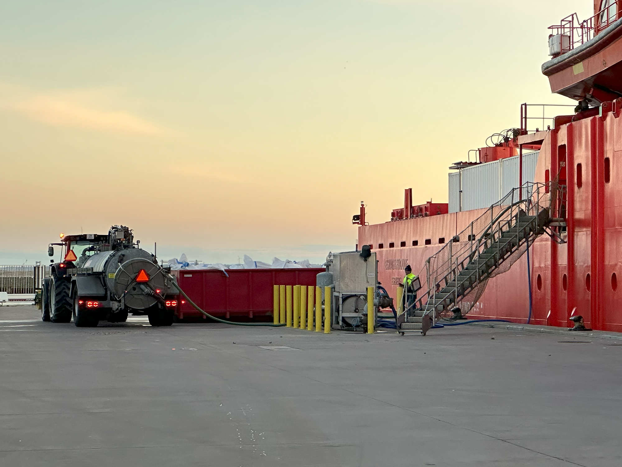 Bilge Offshore 6835 Close UP Web